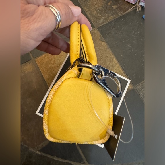 NWT Michael Kors Micro Duffle keychain - Picture 4 of 7